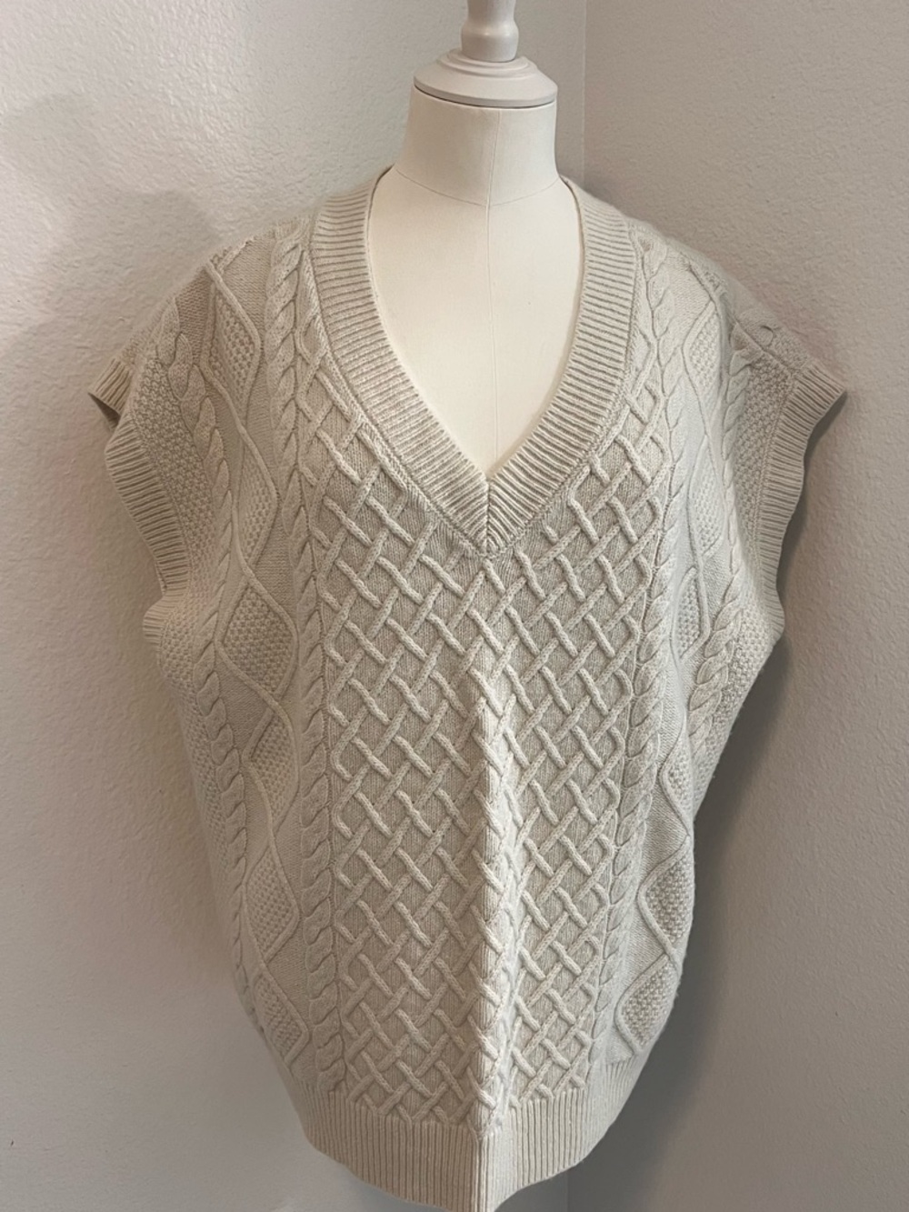Madewell Cream Cable Knit V-Neck Sweater Vest
